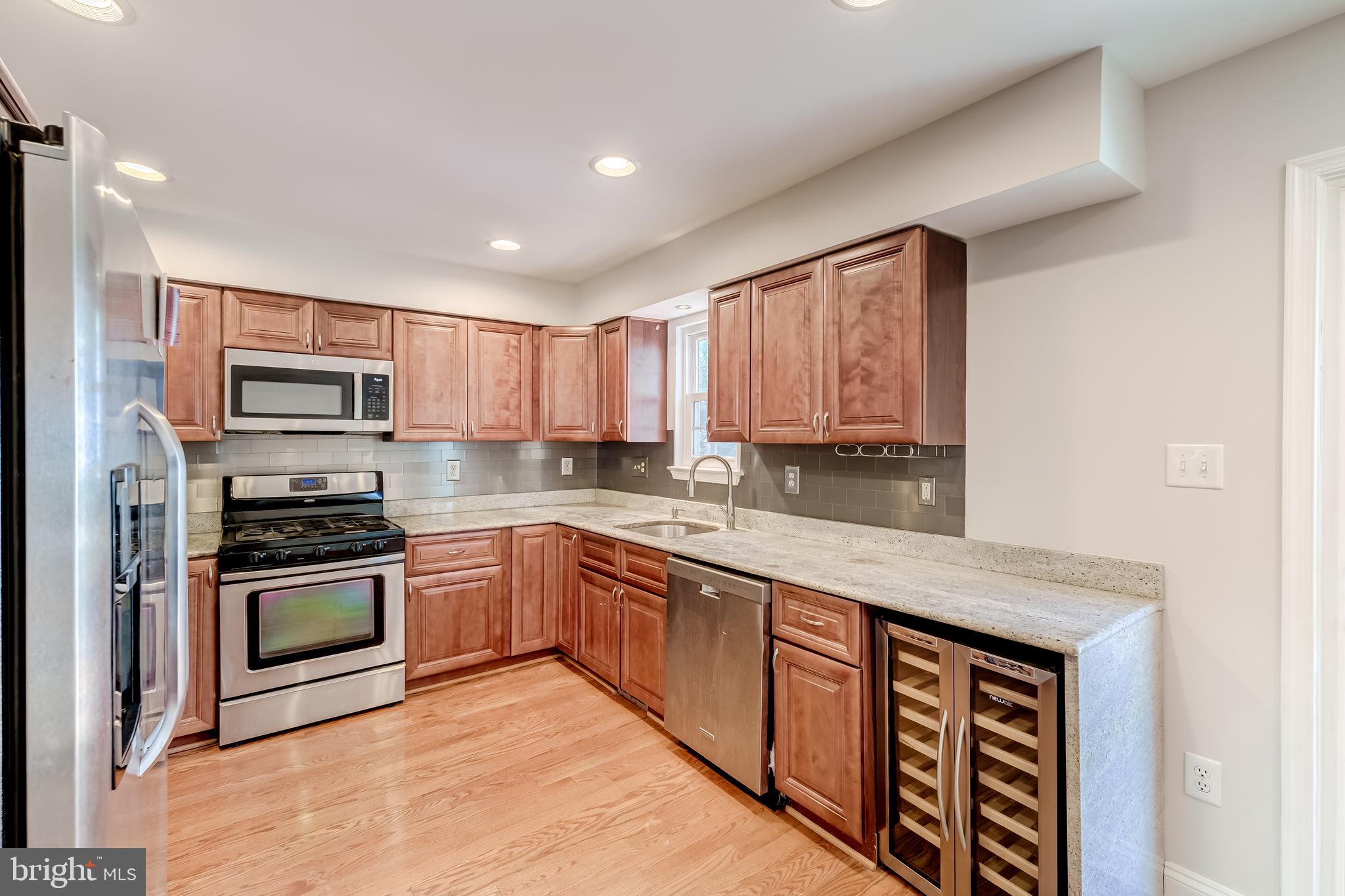 512 COVINGTON TERRACE NE