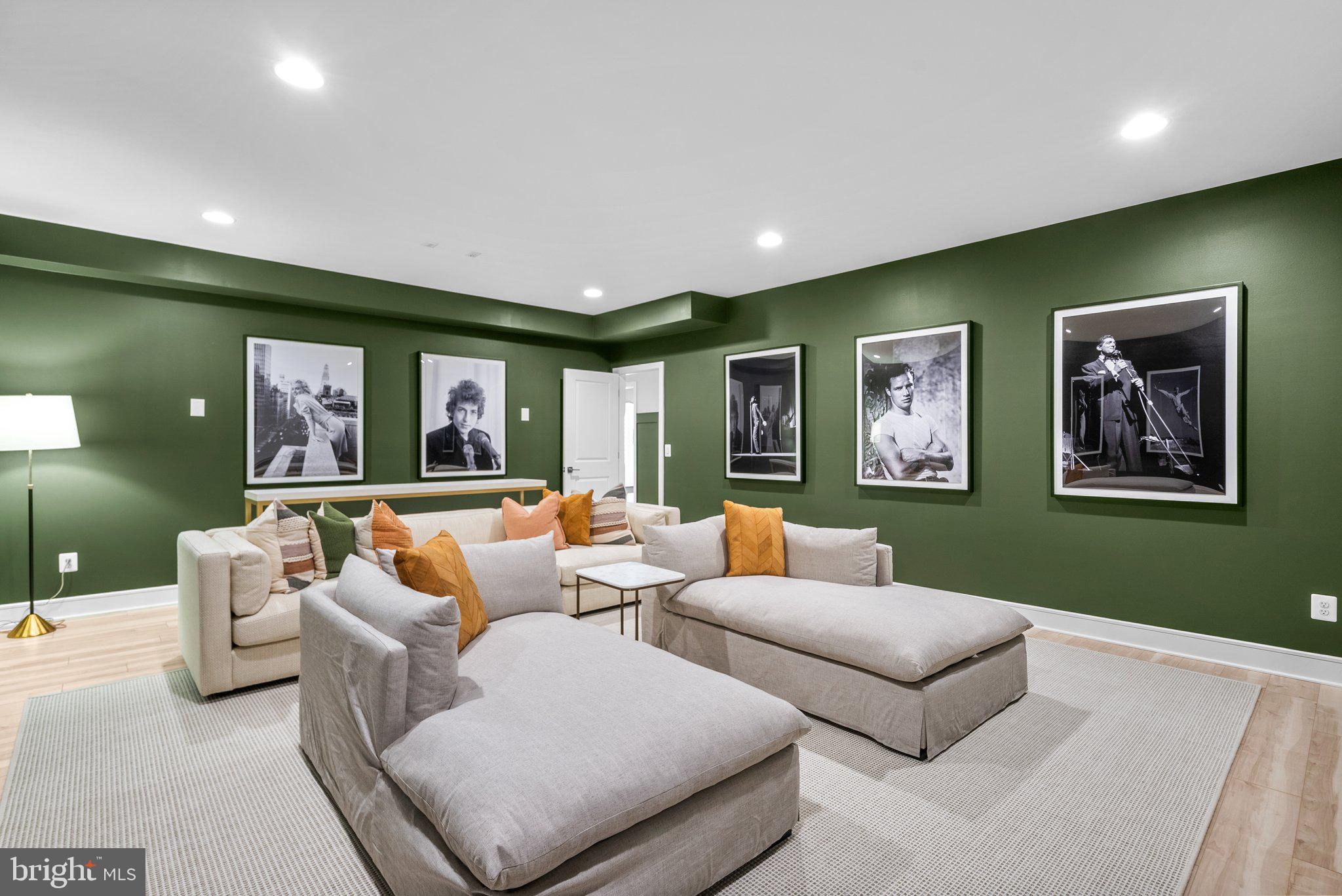 38875 SILVER KING CIRCLE