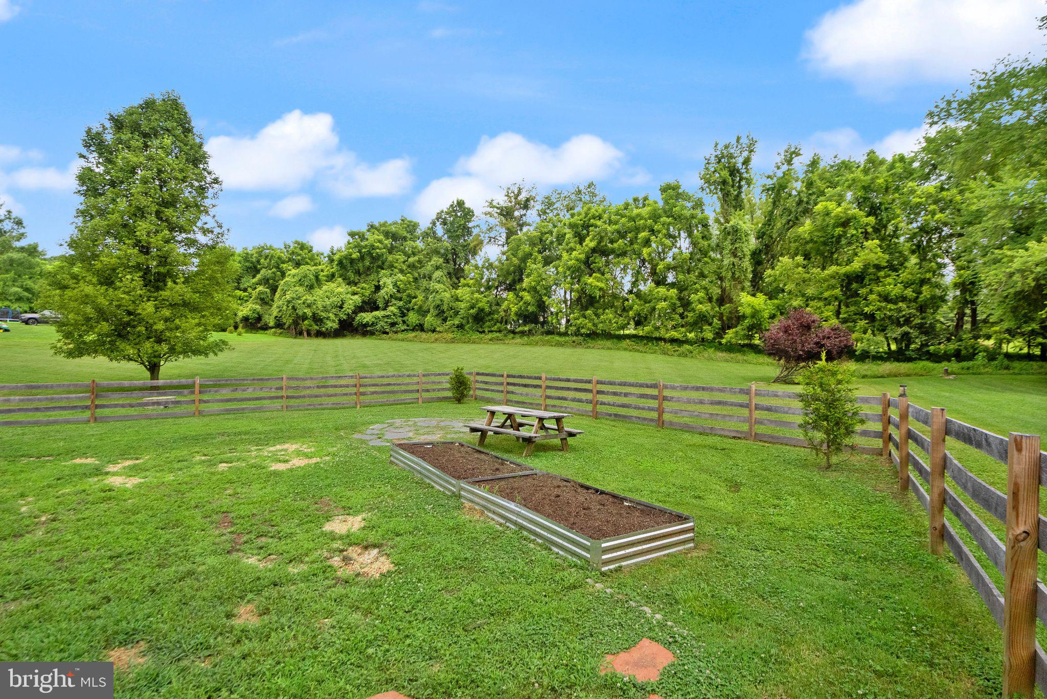 37400 WHITACRE LANE