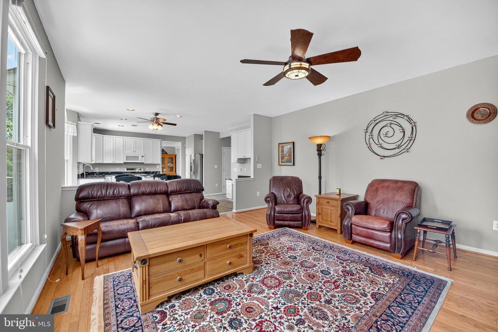 811 CASLA COURT SE