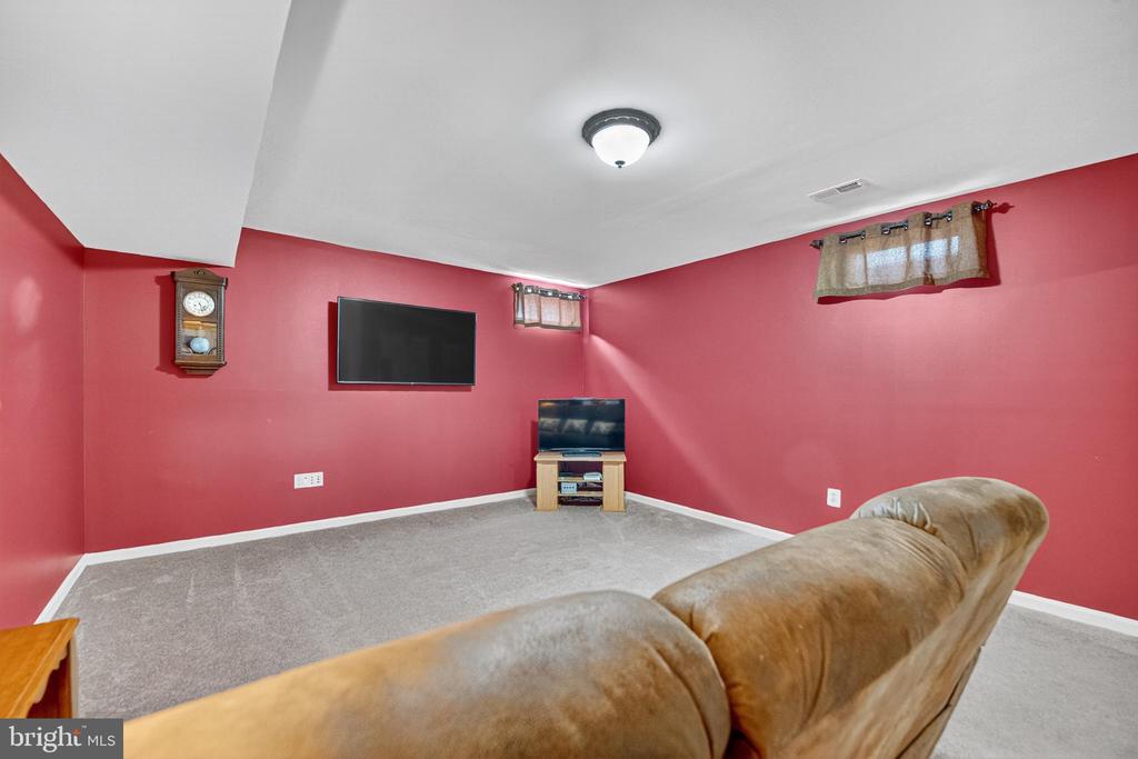 811 CASLA COURT SE