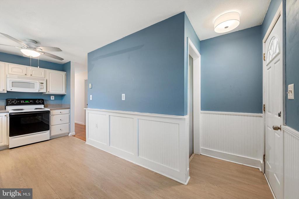 211 CATOCTIN CIRCLE NE