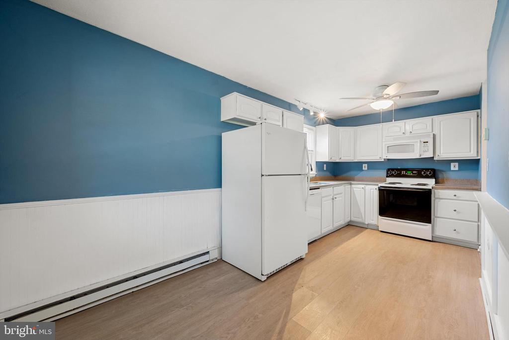 211 CATOCTIN CIRCLE NE