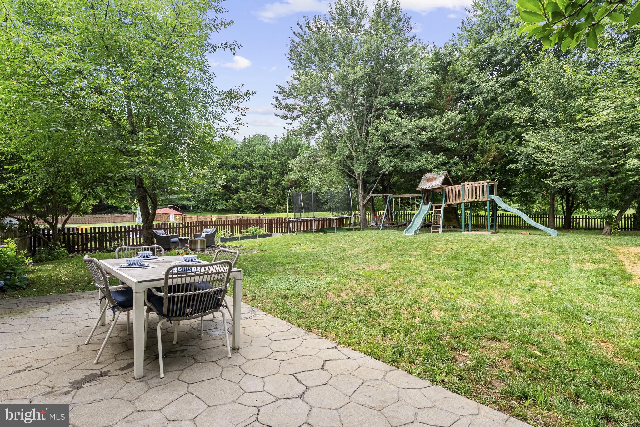 17287 STRATHALLEN COURT