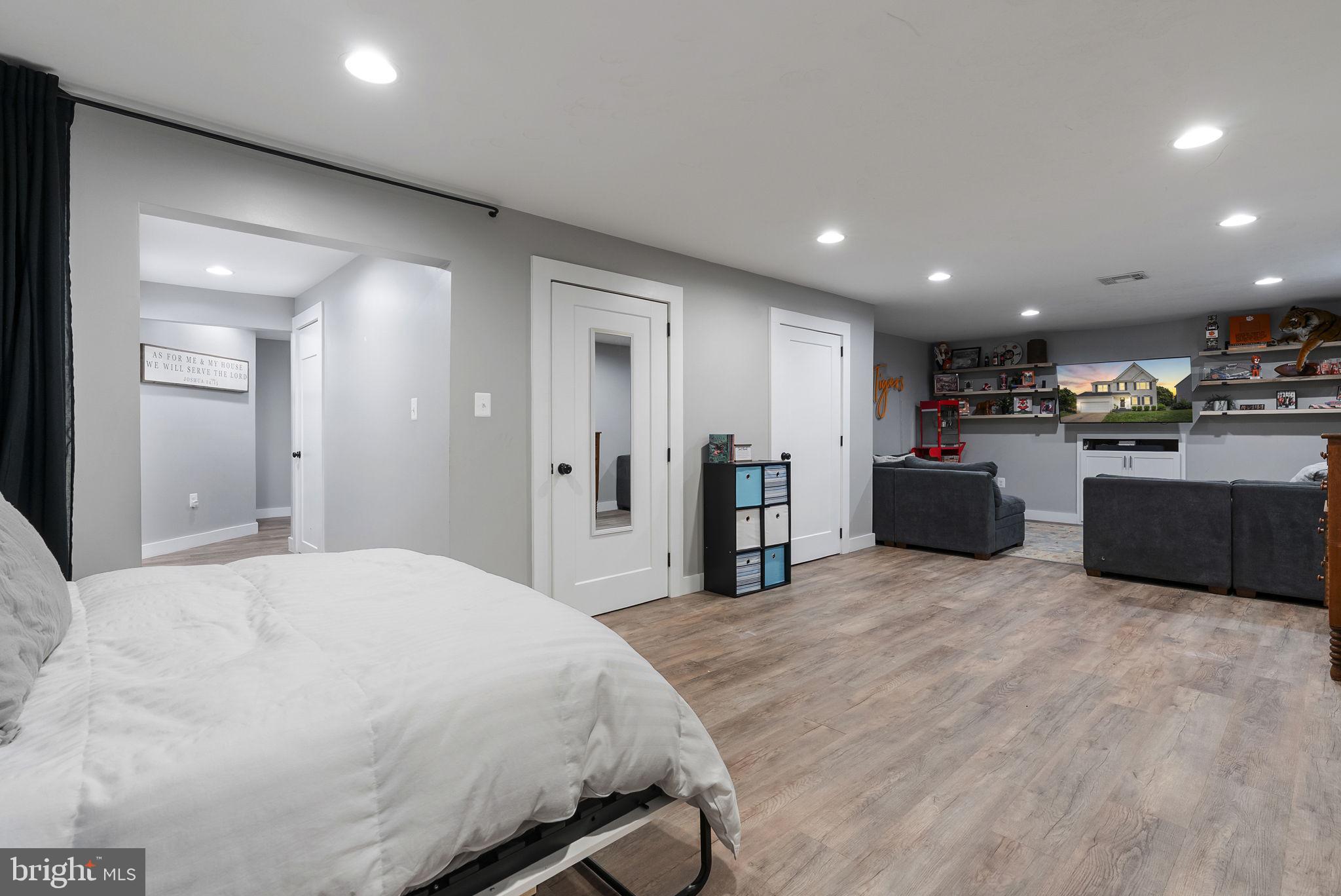 17287 STRATHALLEN COURT