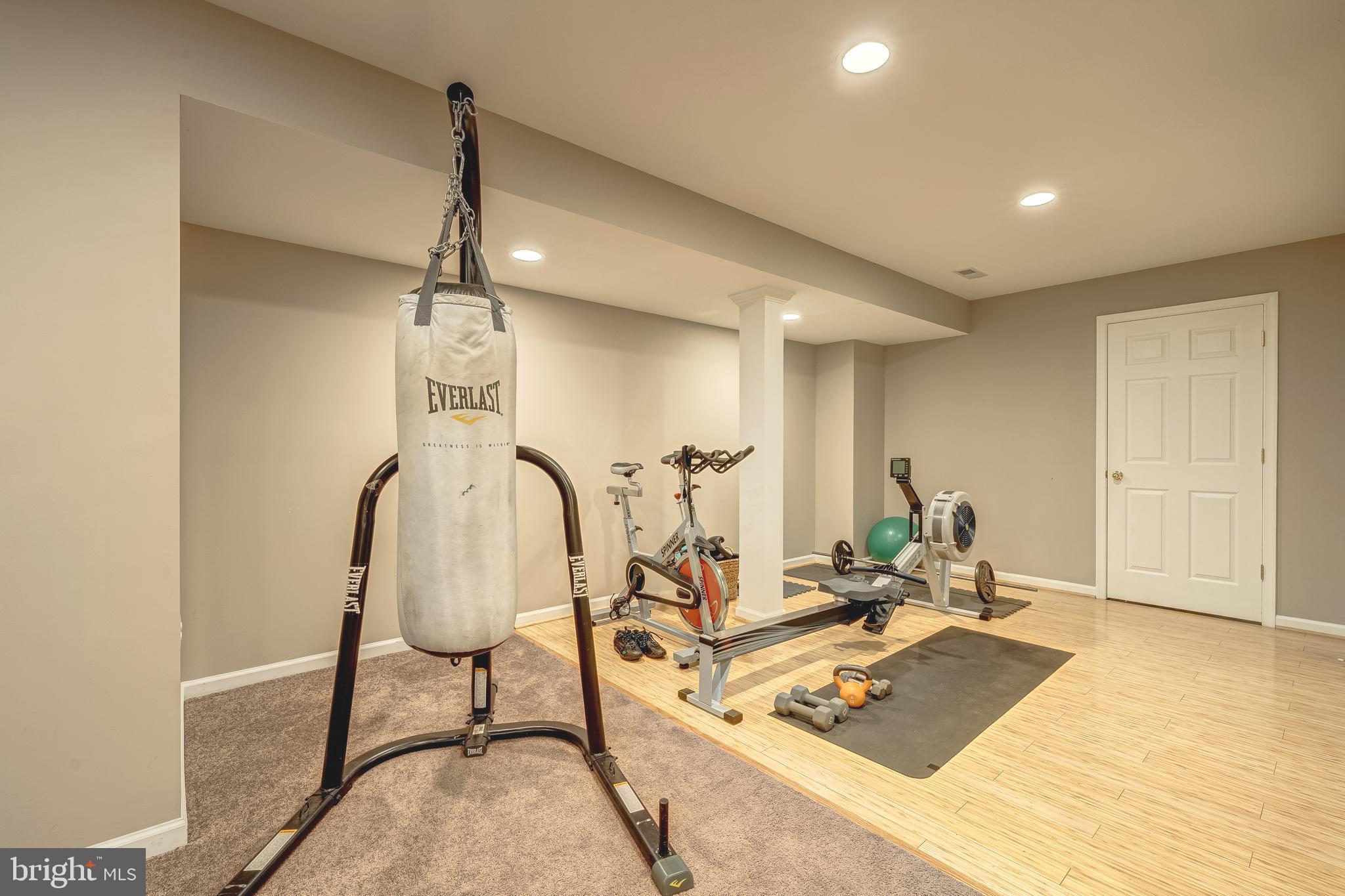 43995 URBANCREST COURT