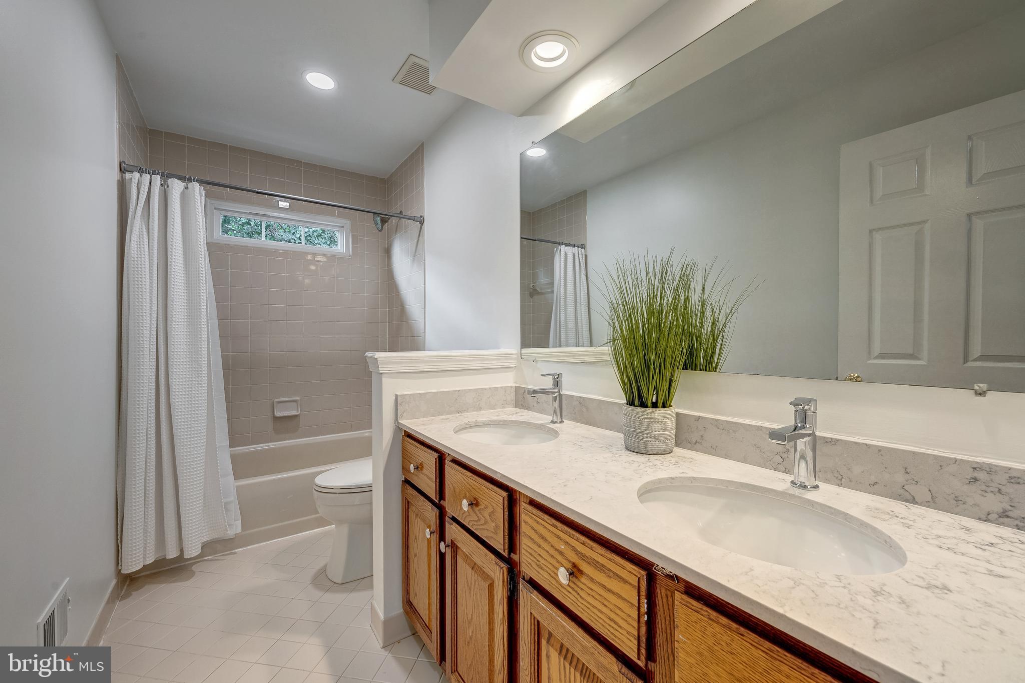 43995 URBANCREST COURT