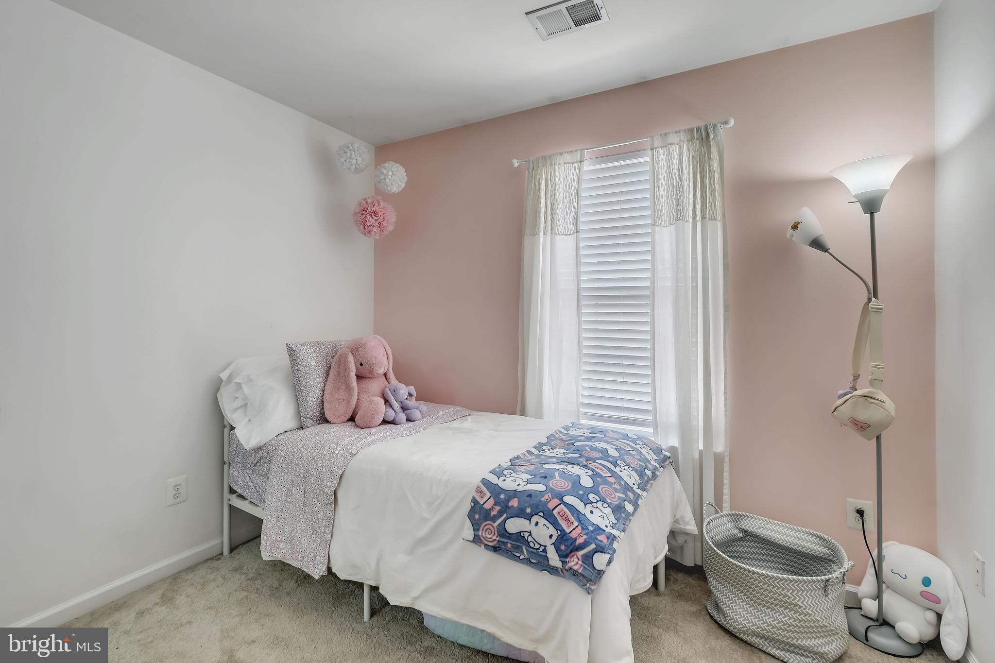 277 GOLDEN LARCH TERRACE NE