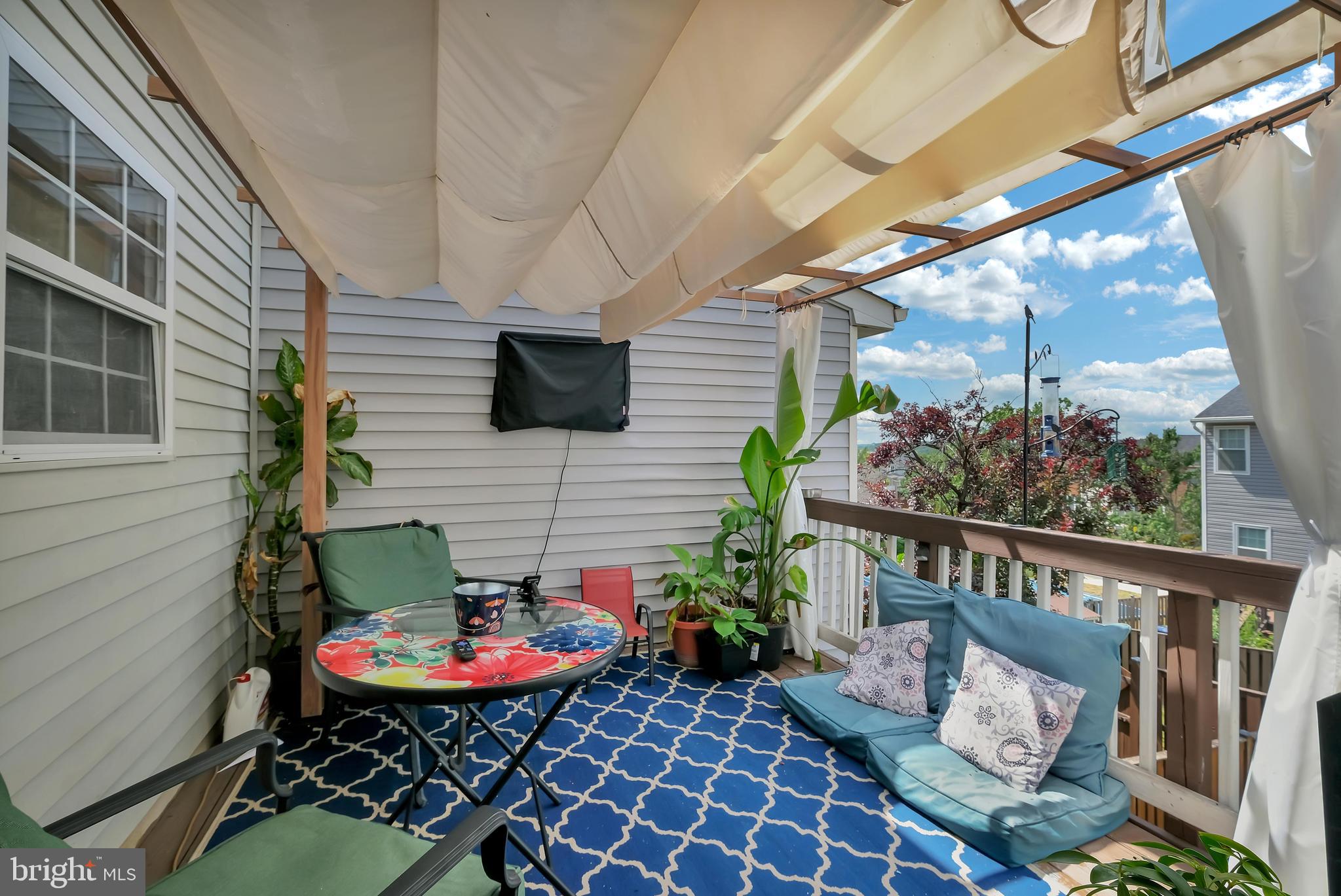 277 GOLDEN LARCH TERRACE NE