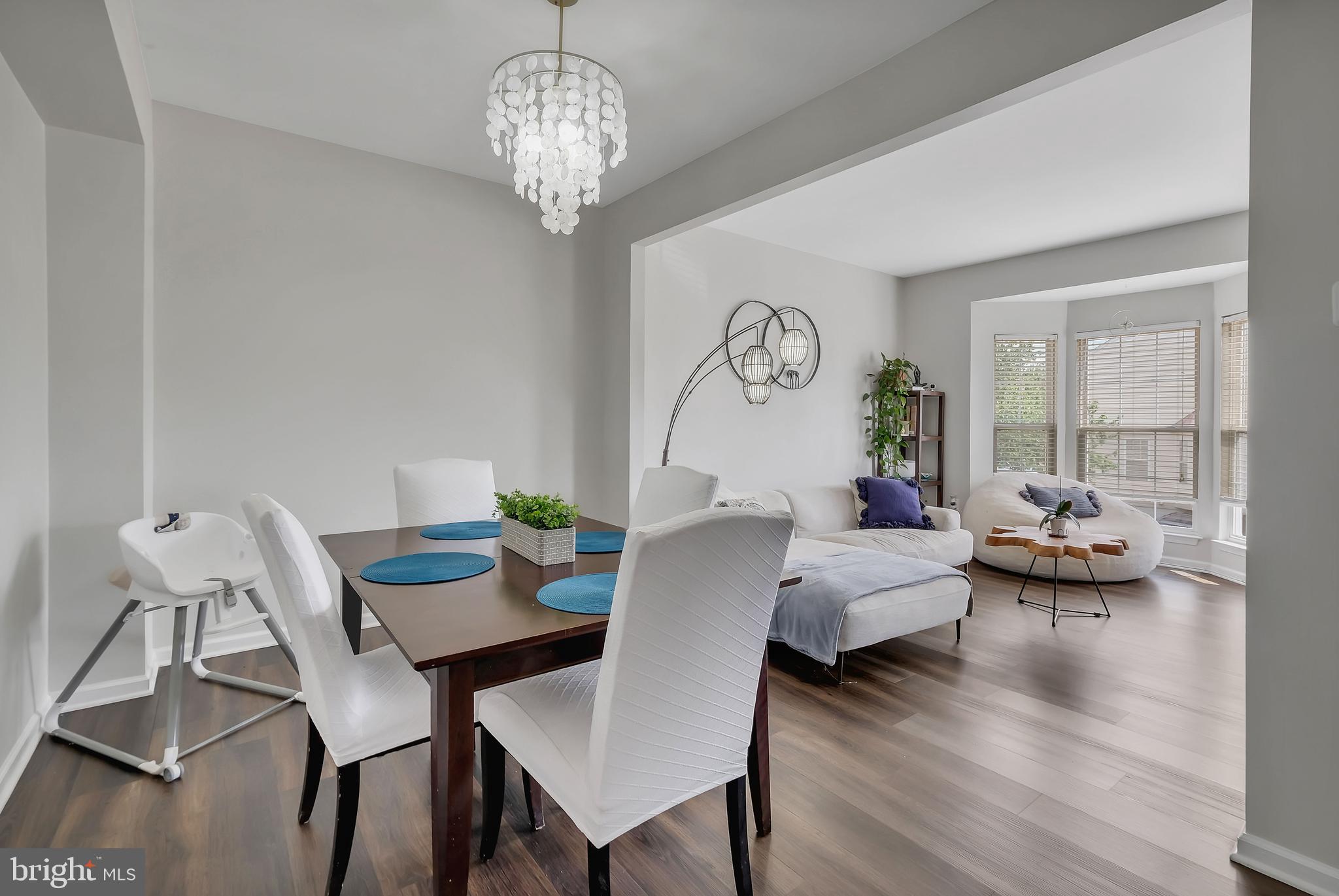 277 GOLDEN LARCH TERRACE NE