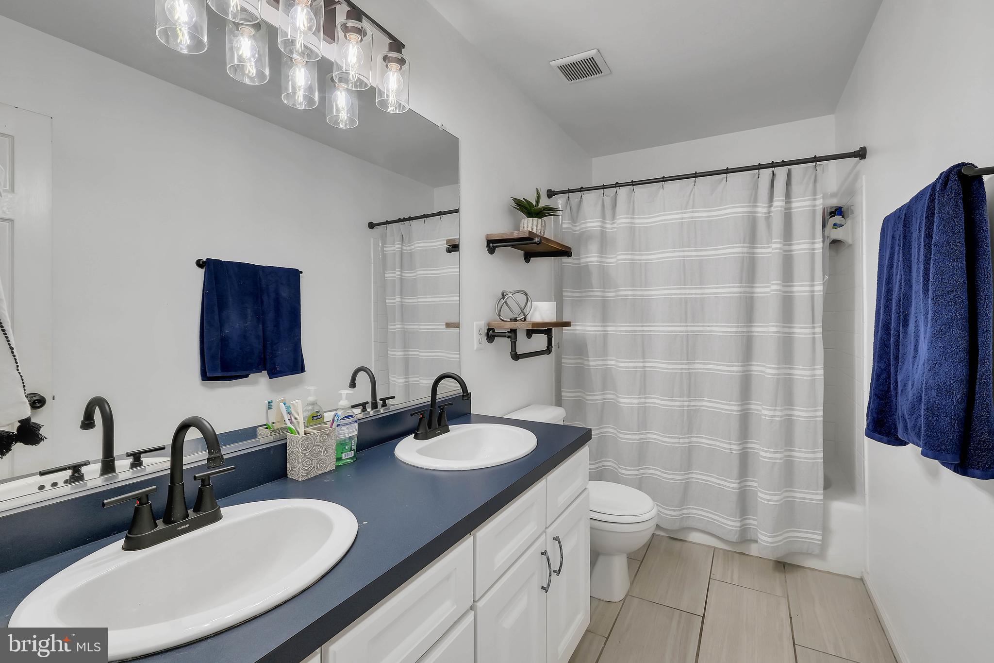 277 GOLDEN LARCH TERRACE NE