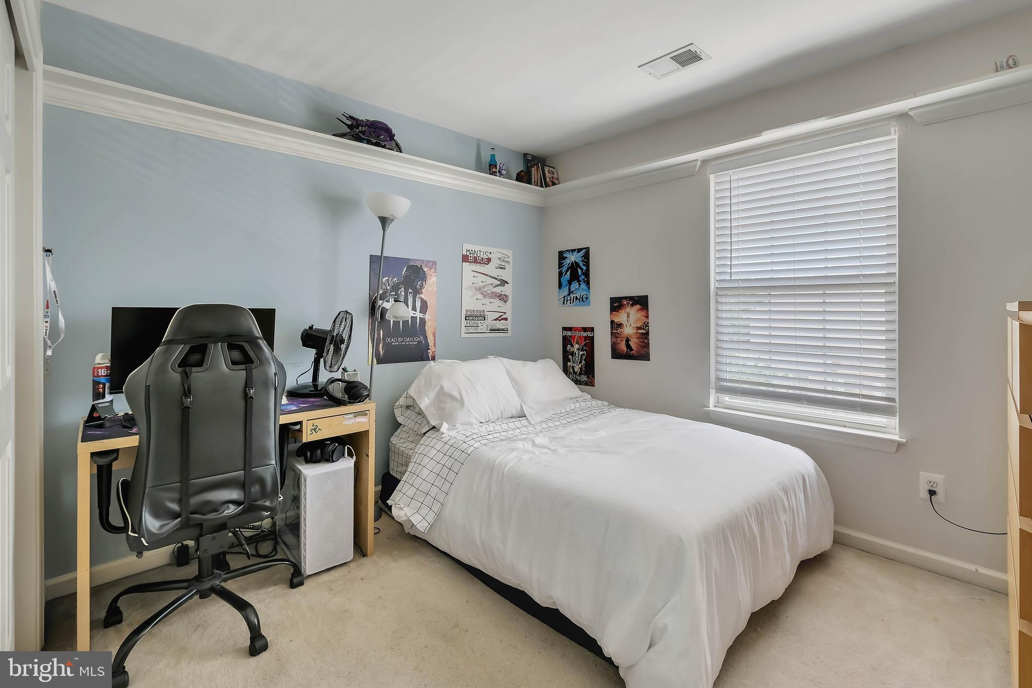 277 GOLDEN LARCH TERRACE NE