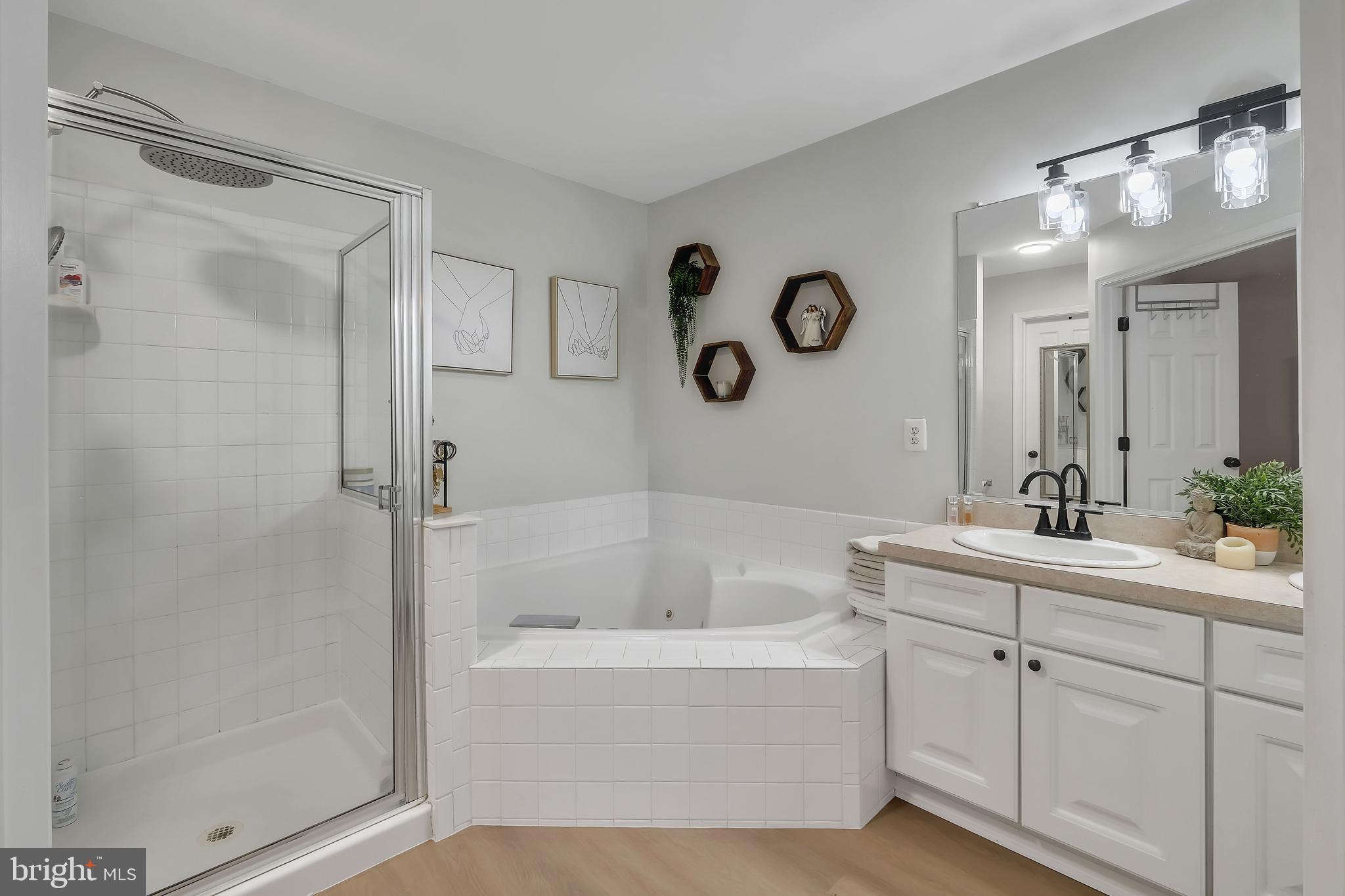 277 GOLDEN LARCH TERRACE NE