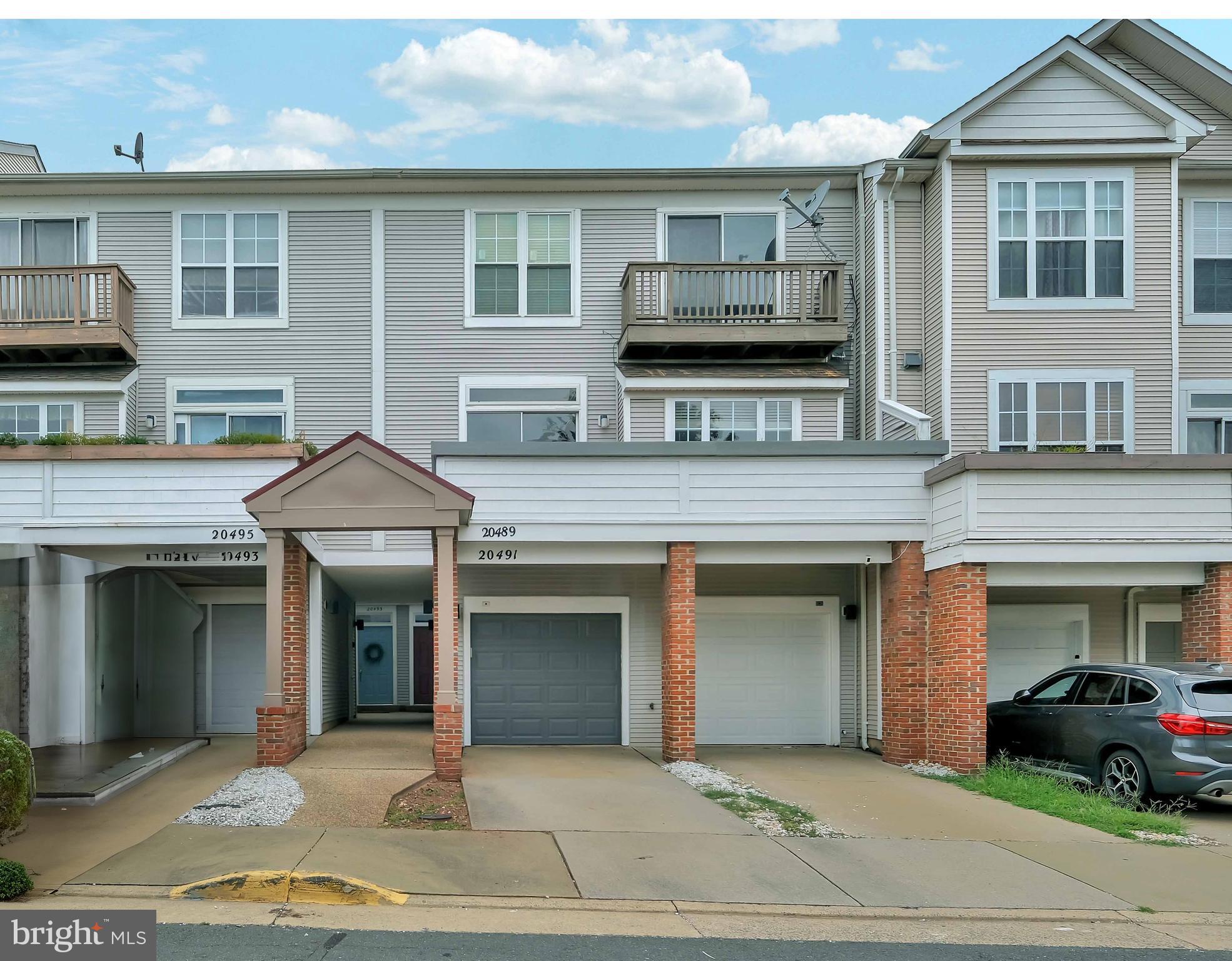 20489 COOL FERN SQUARE