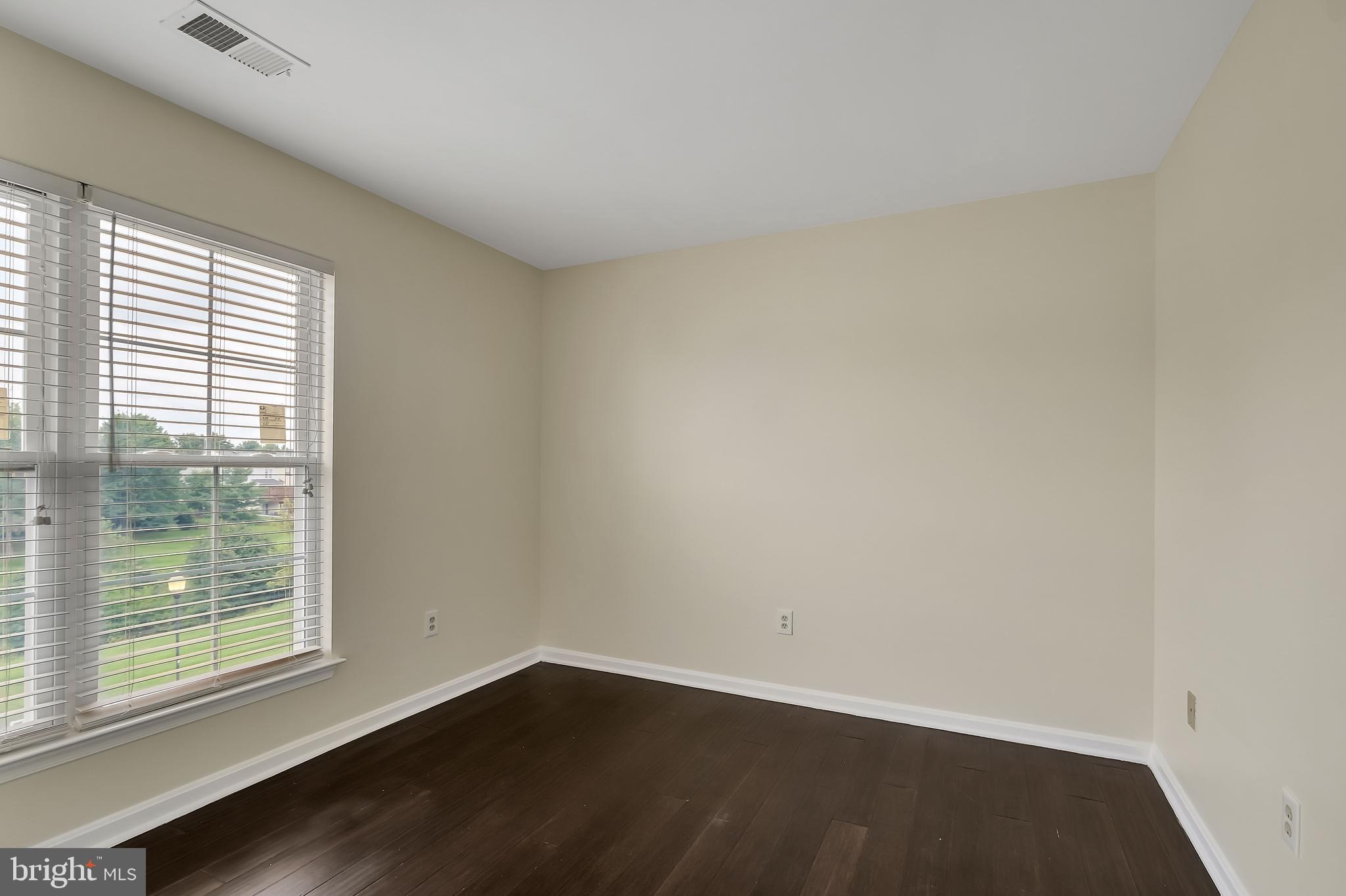 20489 COOL FERN SQUARE