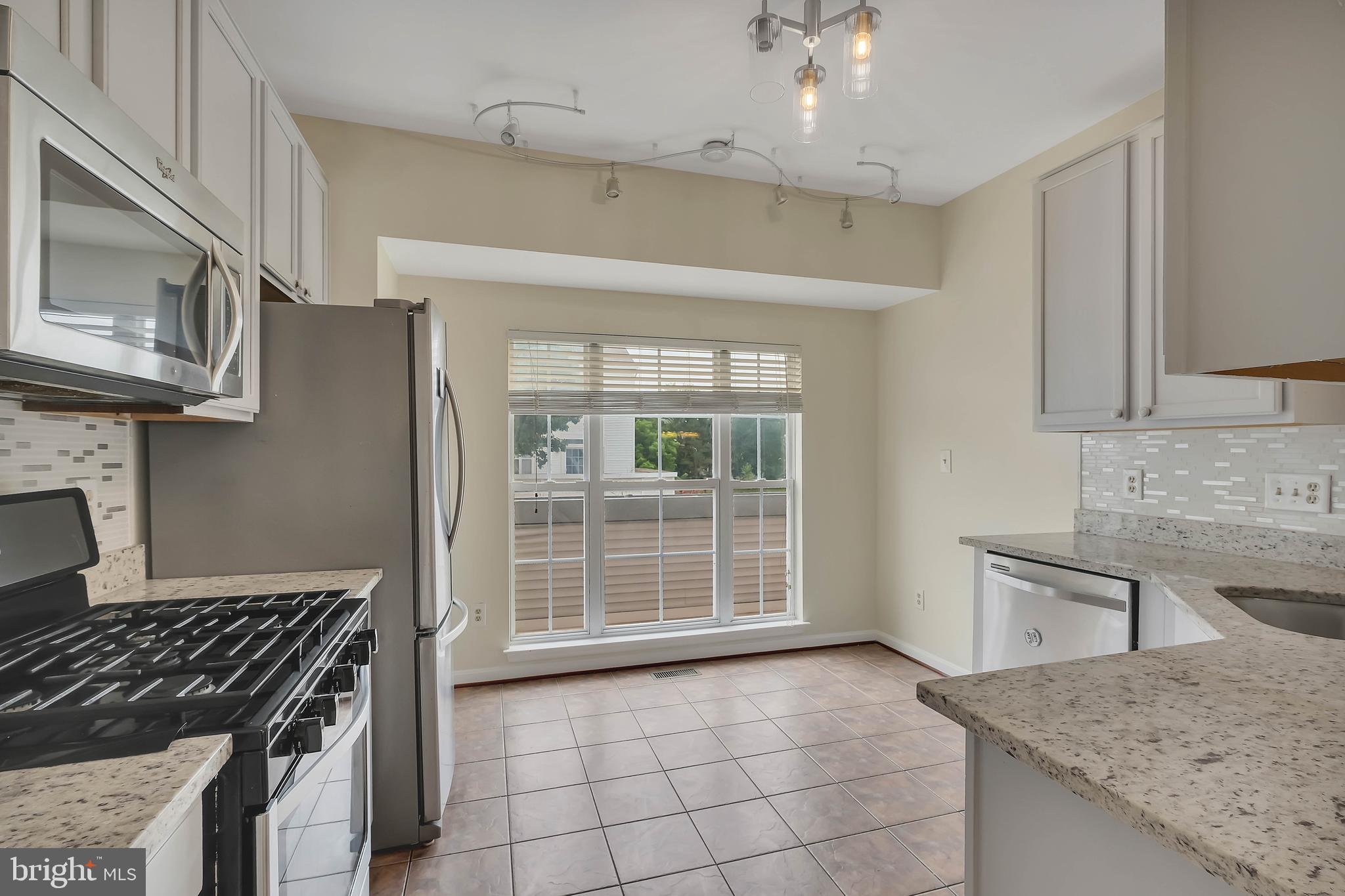 20489 COOL FERN SQUARE