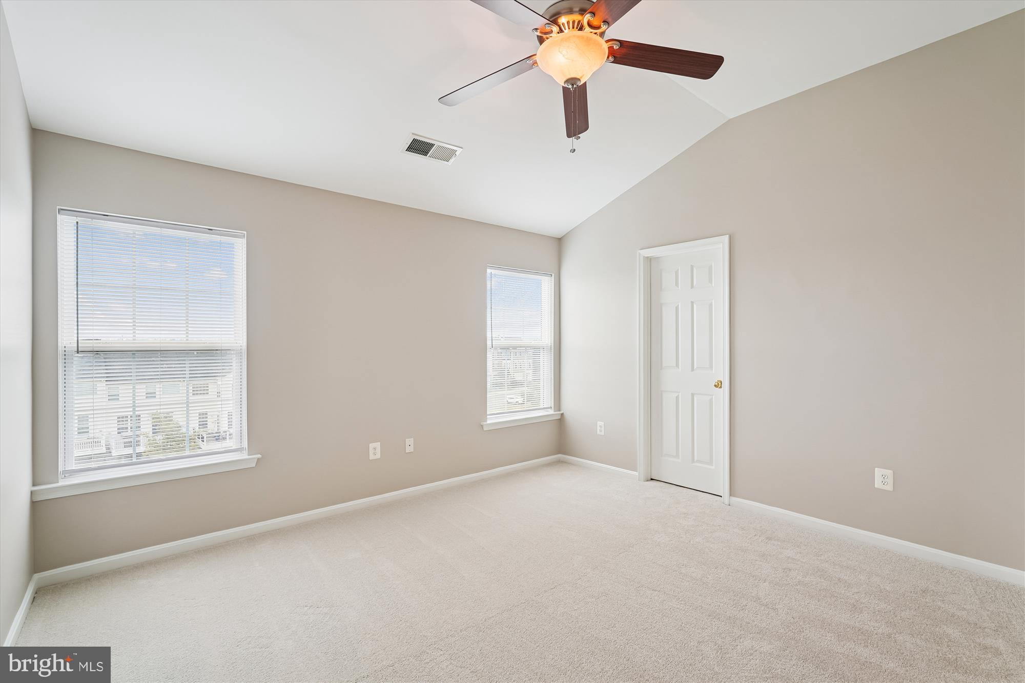 529 LEGRACE TERRACE NE