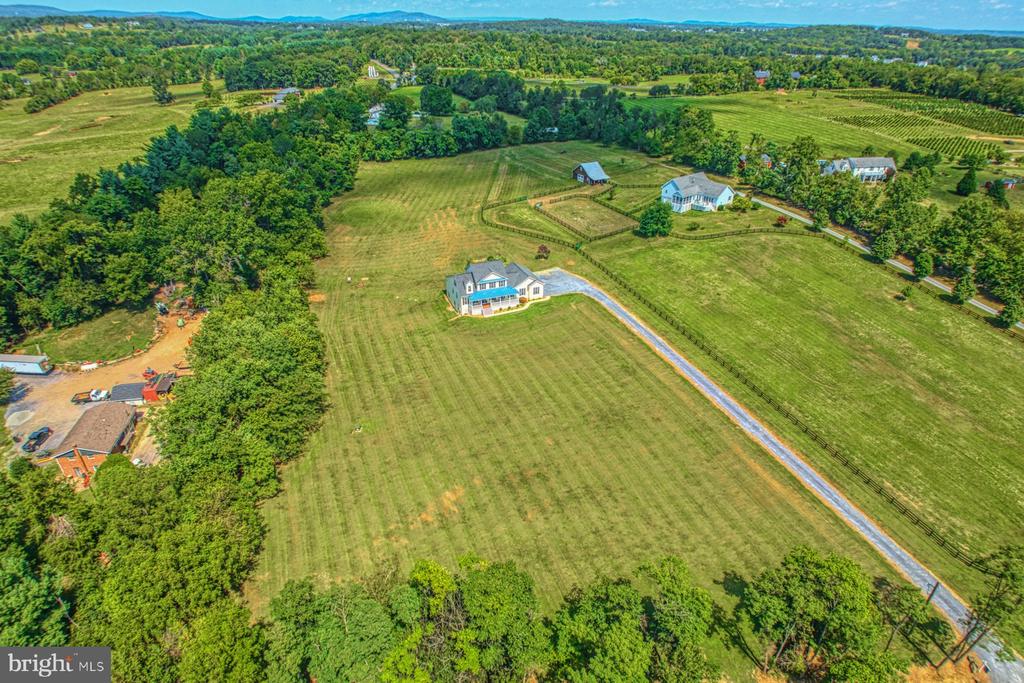35398 SNICKERSVILLE TURNPIKE
