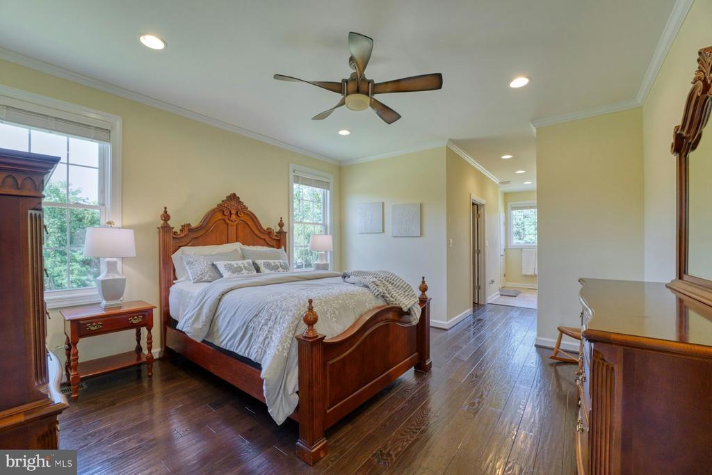 35398 SNICKERSVILLE TURNPIKE