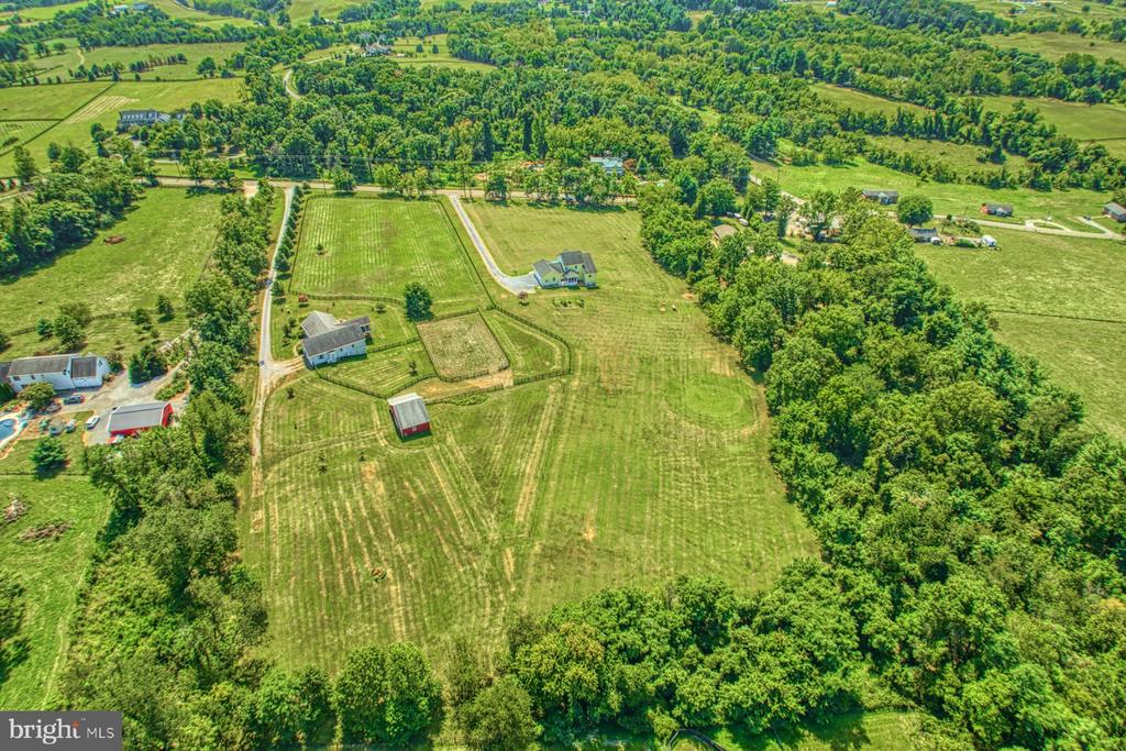 35398 SNICKERSVILLE TURNPIKE