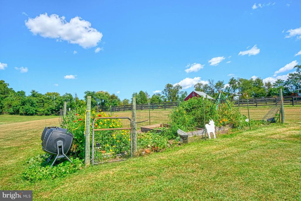 35398 SNICKERSVILLE TURNPIKE