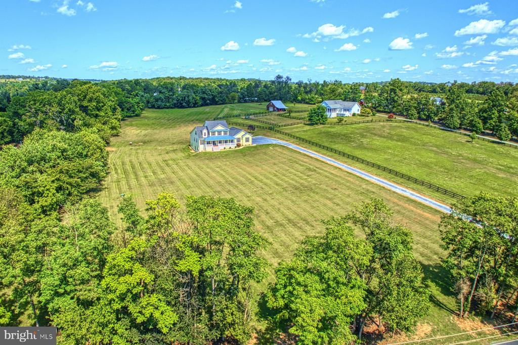 35398 SNICKERSVILLE TURNPIKE