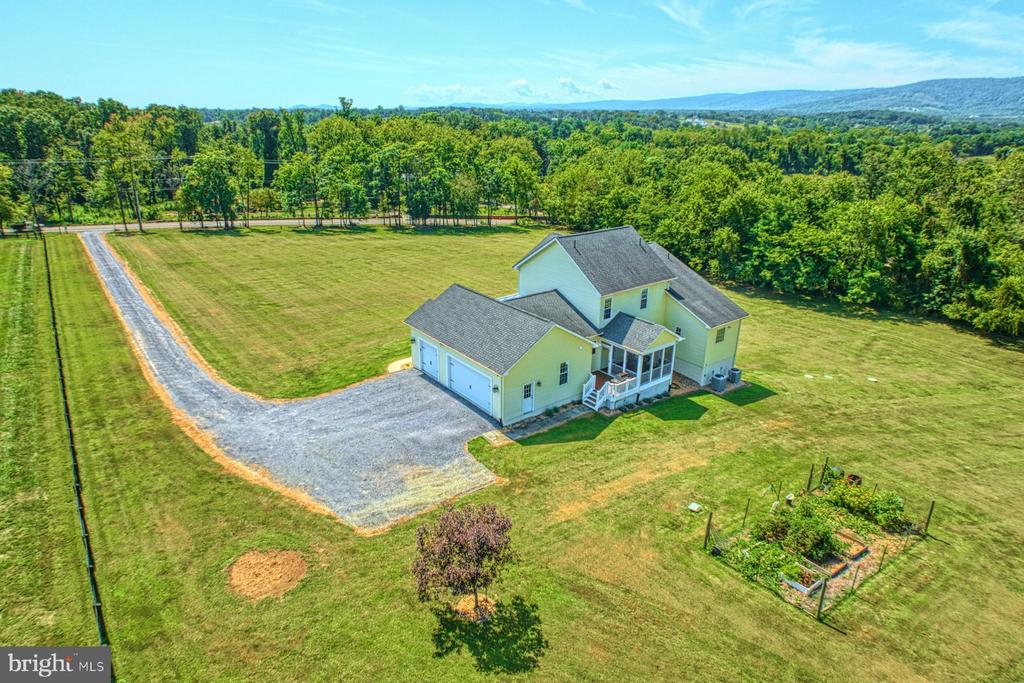 35398 SNICKERSVILLE TURNPIKE
