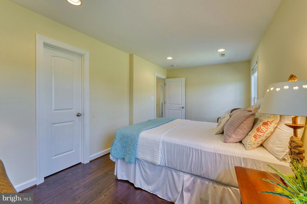 35398 SNICKERSVILLE TURNPIKE