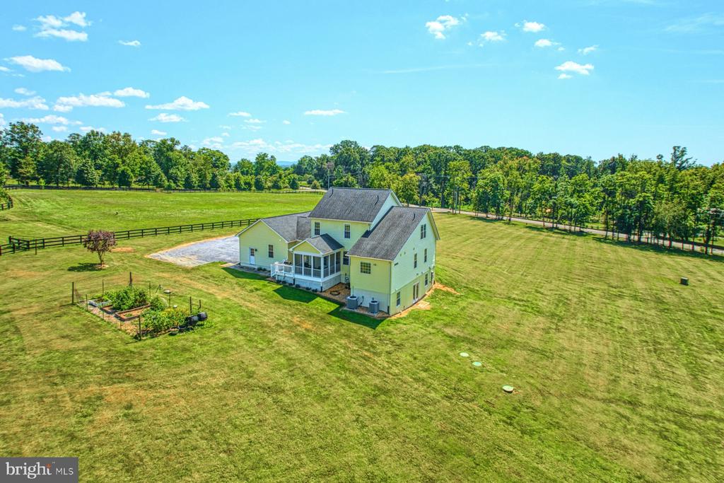 35398 SNICKERSVILLE TURNPIKE