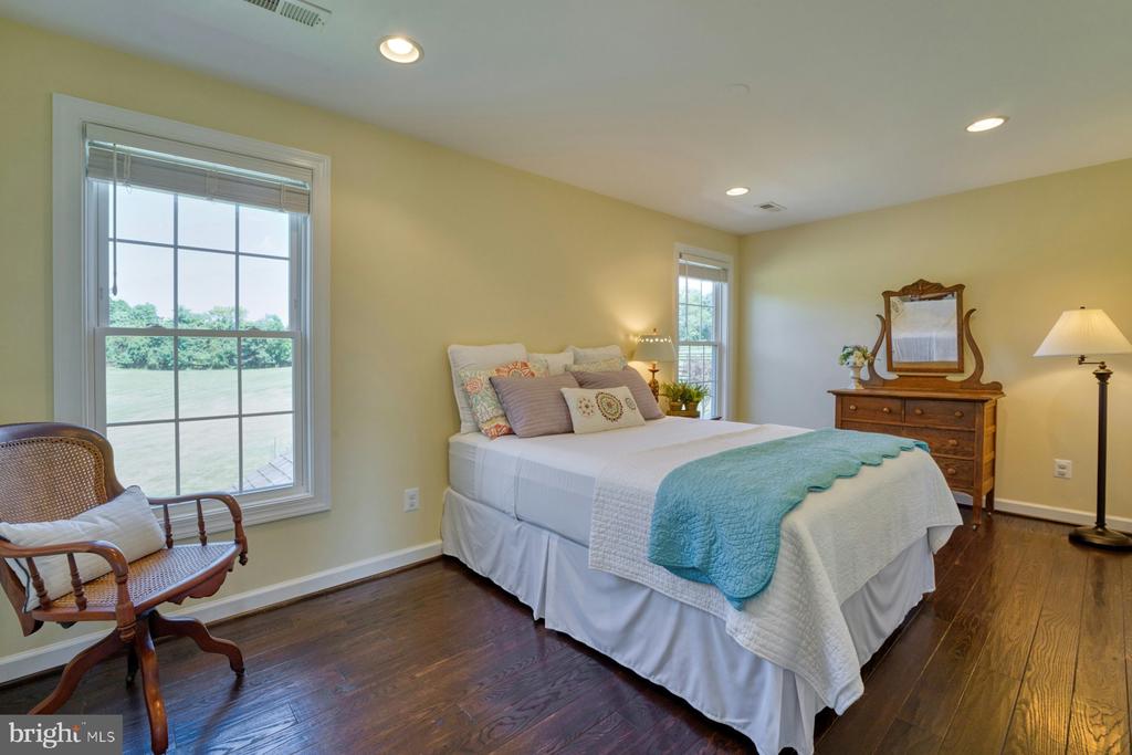 35398 SNICKERSVILLE TURNPIKE