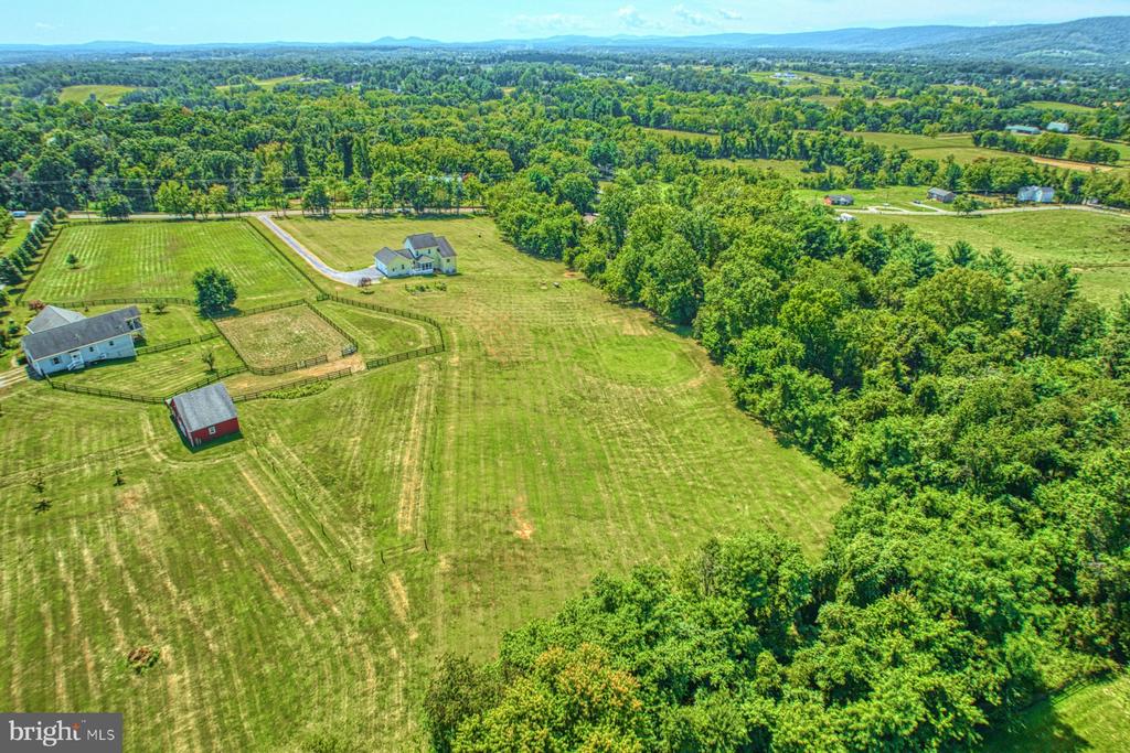35398 SNICKERSVILLE TURNPIKE