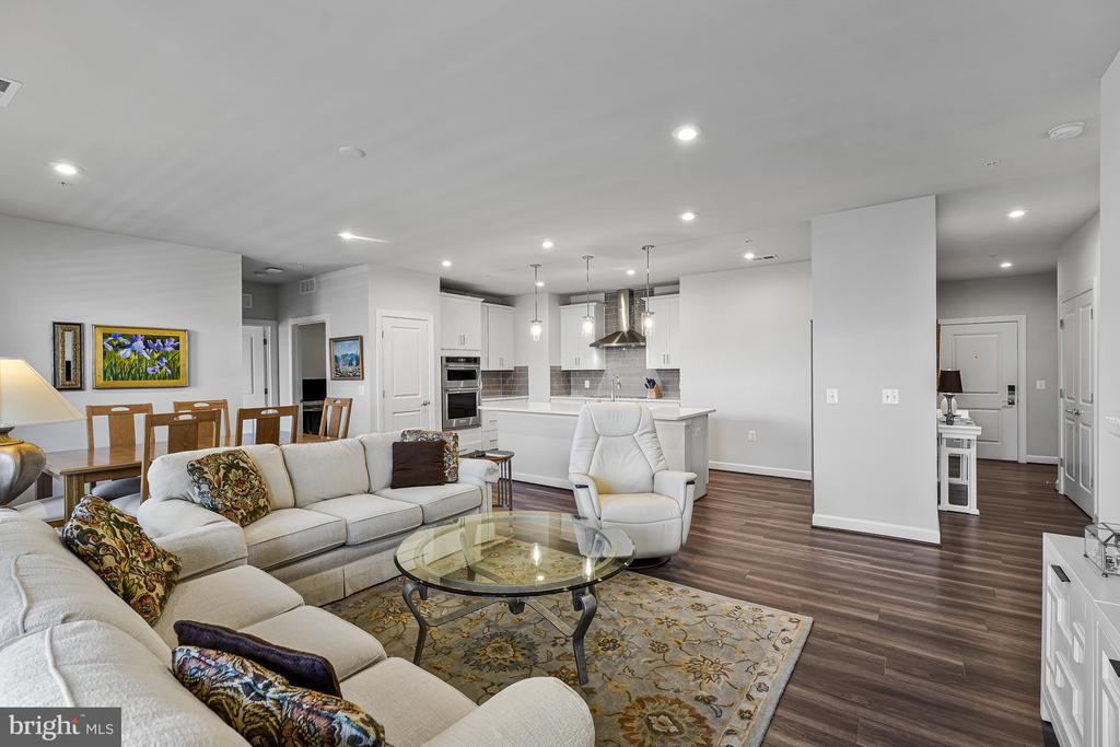 21914 HAWKSBILL HIGH CIRCLE 304