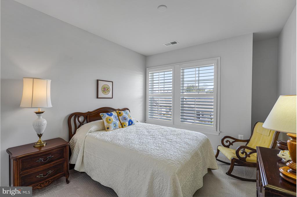 21914 HAWKSBILL HIGH CIRCLE 304
