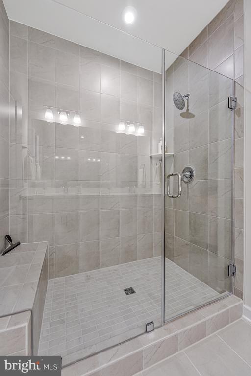 21914 HAWKSBILL HIGH CIRCLE 304