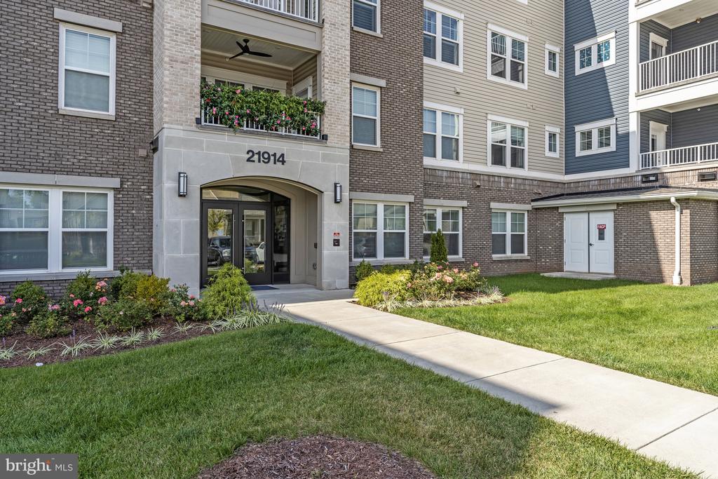 21914 HAWKSBILL HIGH CIRCLE 304