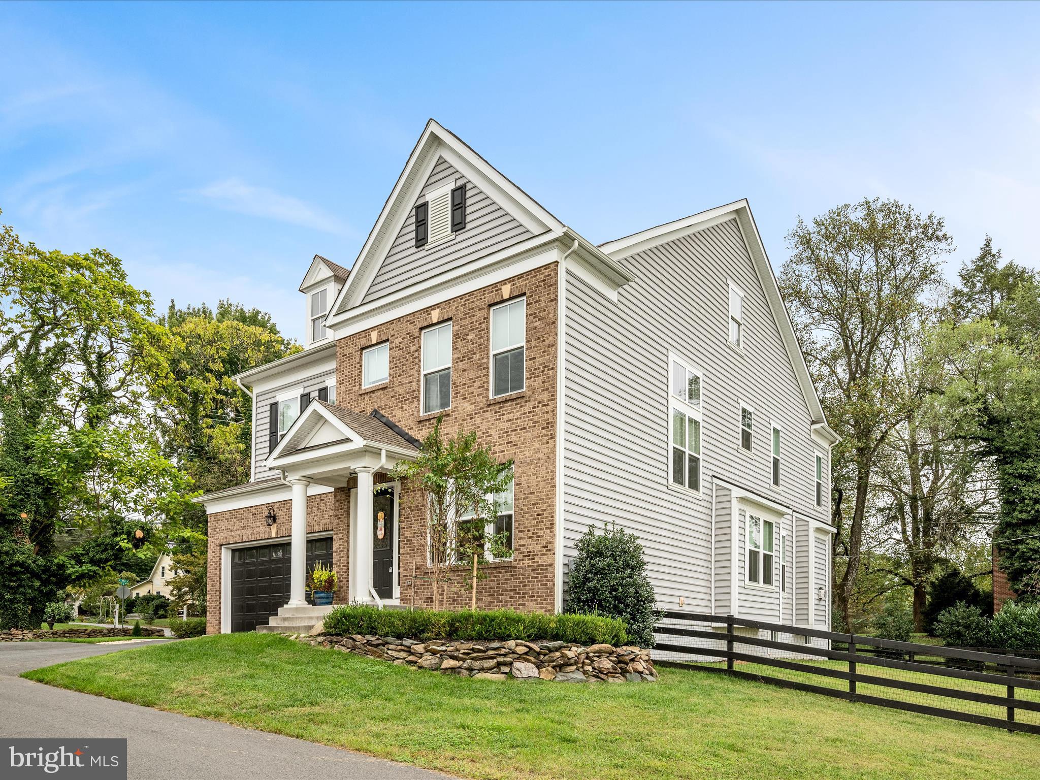 221 S 32ND STREET