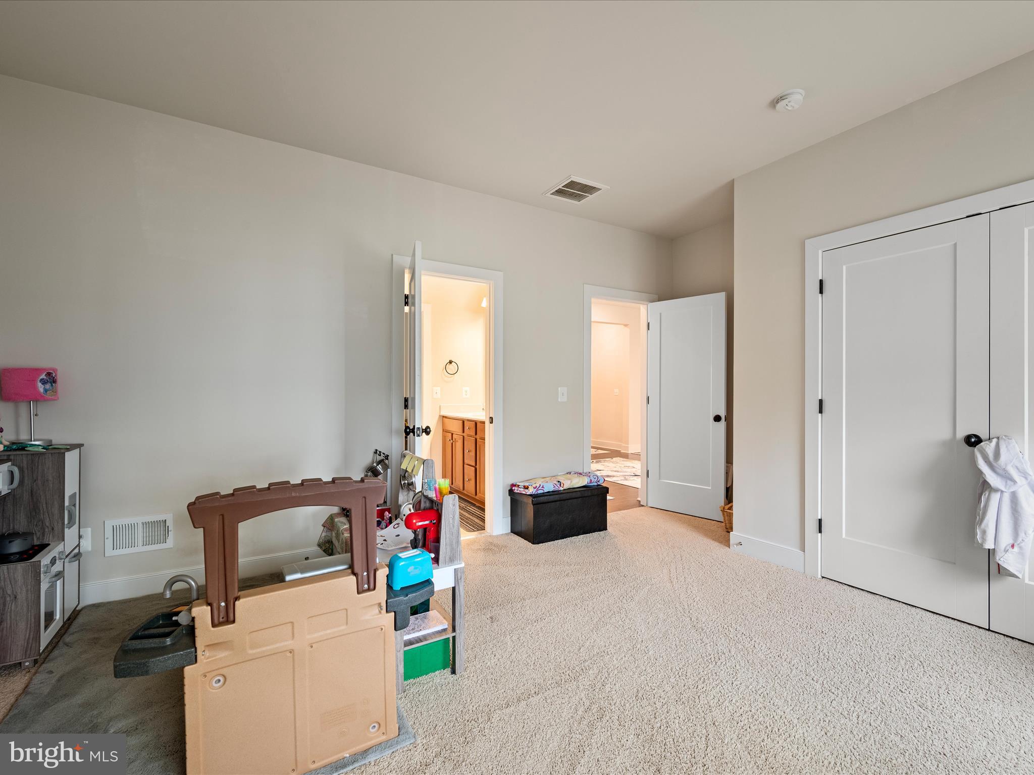 221 S 32ND STREET