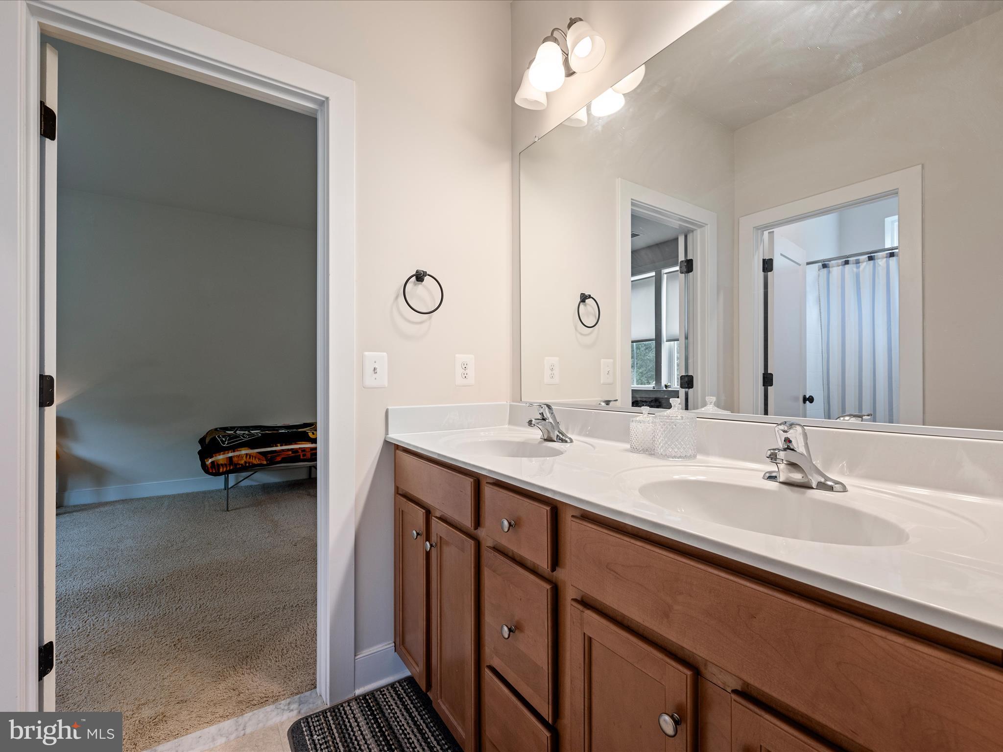 221 S 32ND STREET