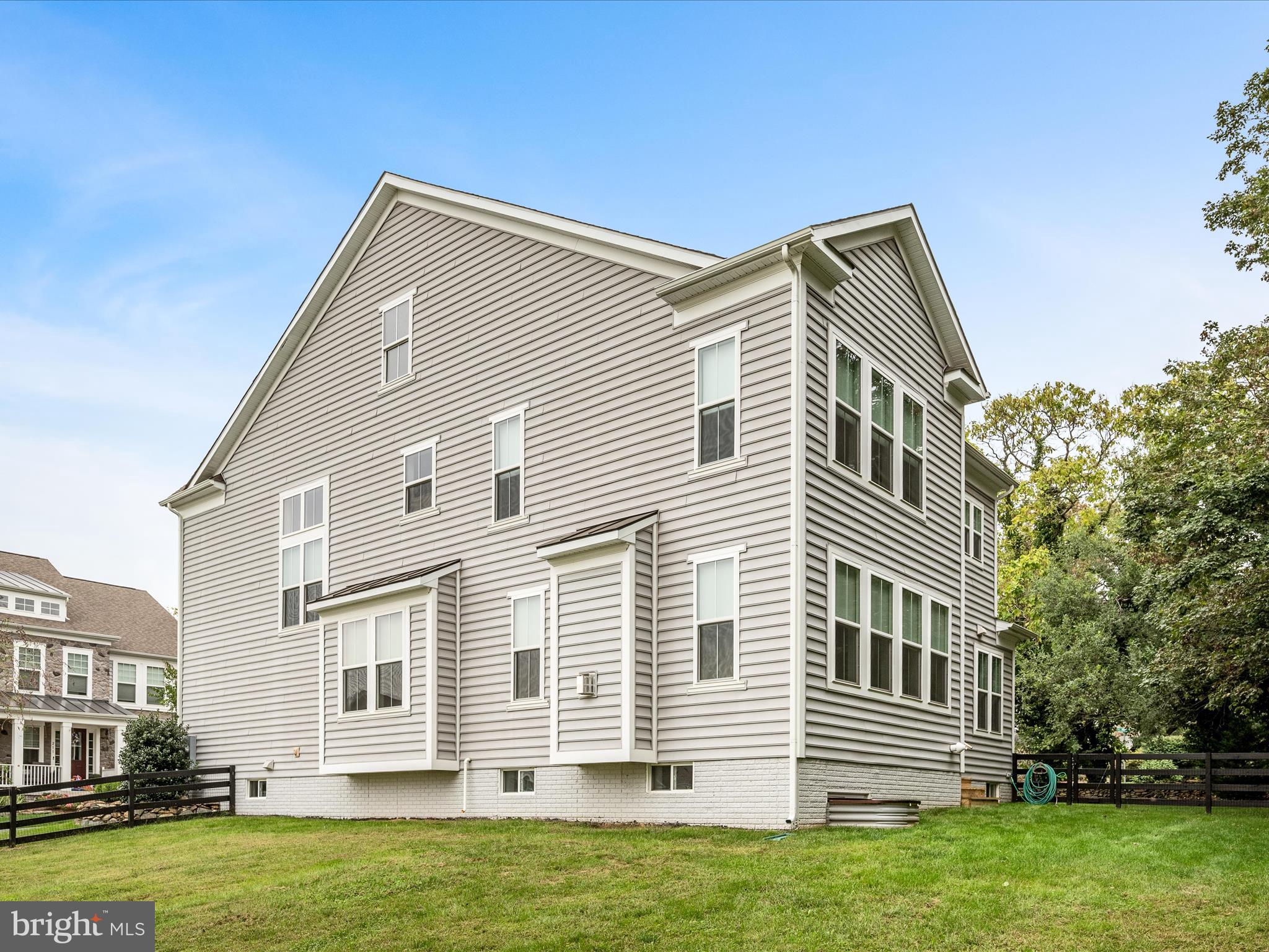 221 S 32ND STREET