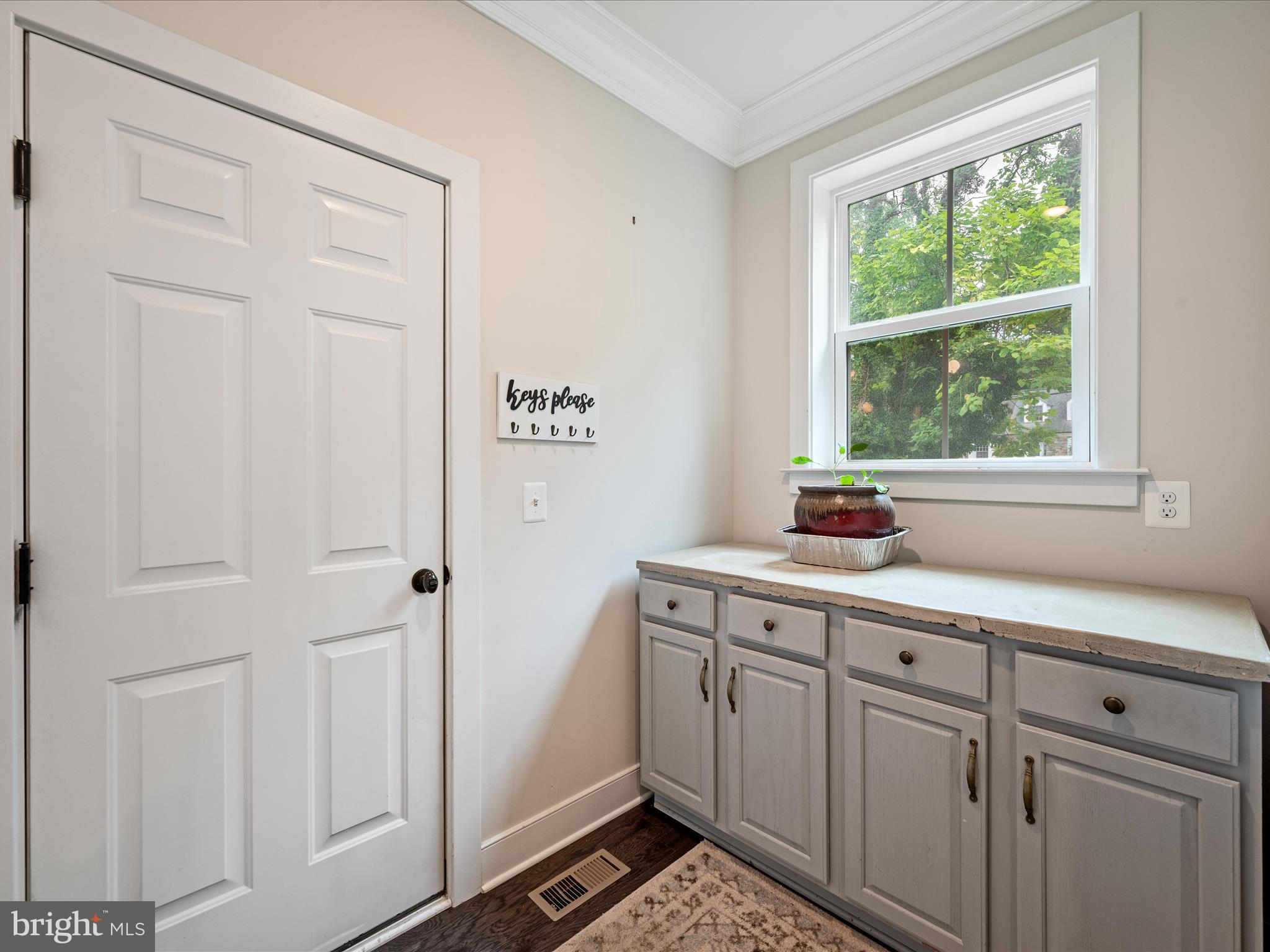 221 S 32ND STREET