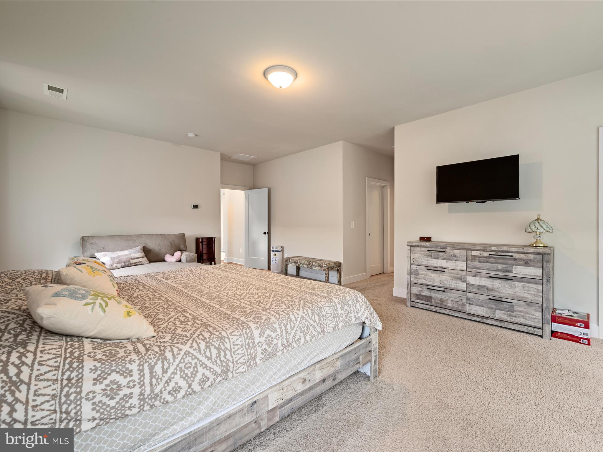 221 S 32ND STREET