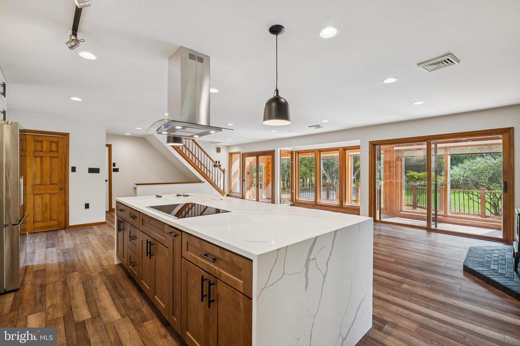 40946 MANOR HOUSE ROAD