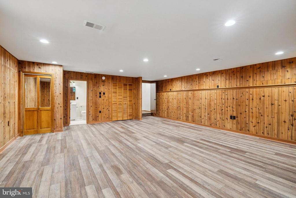 40946 MANOR HOUSE ROAD