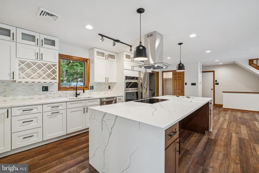 40946 MANOR HOUSE ROAD