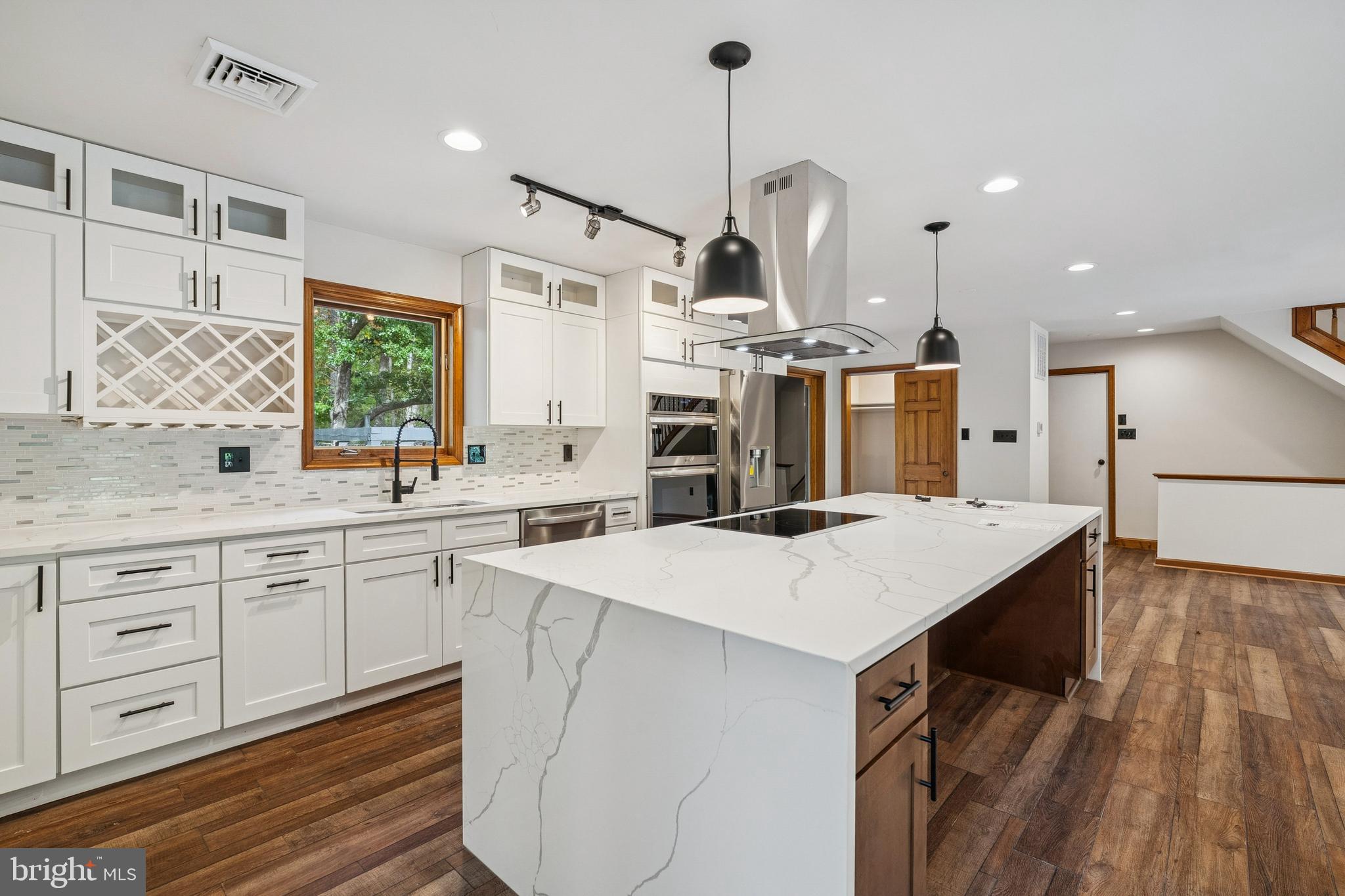 40946 MANOR HOUSE ROAD