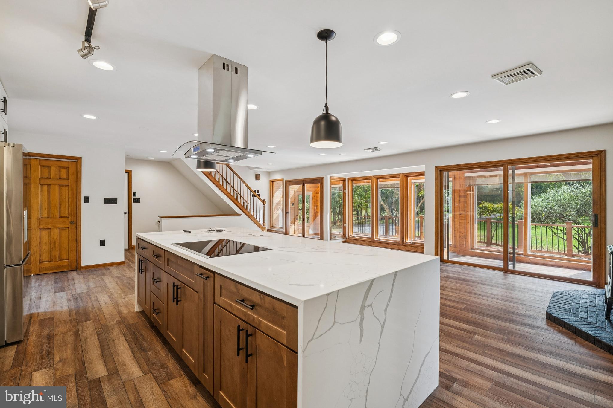 40946 MANOR HOUSE ROAD