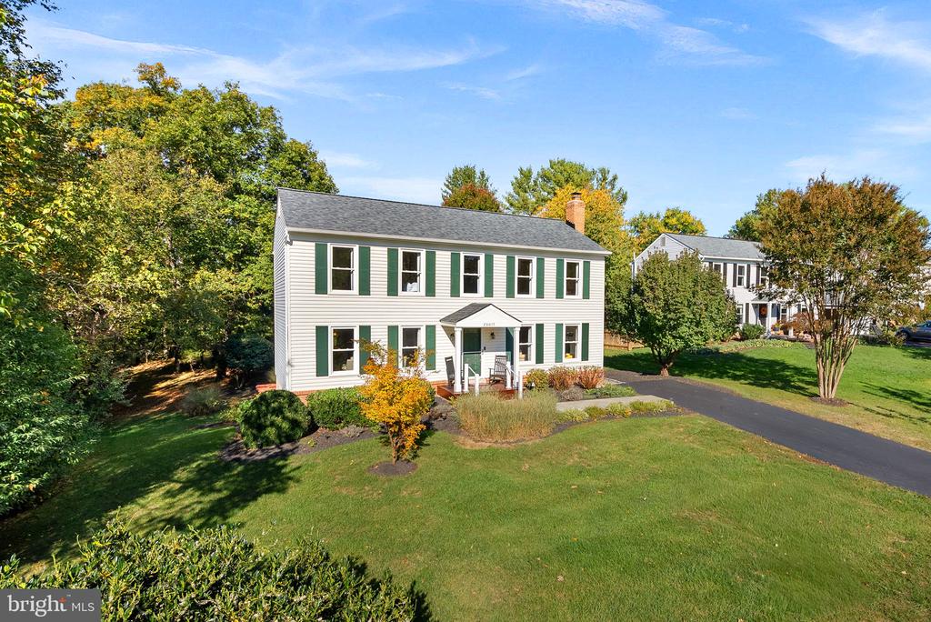 20017 GREAT FALLS FOREST DRIVE