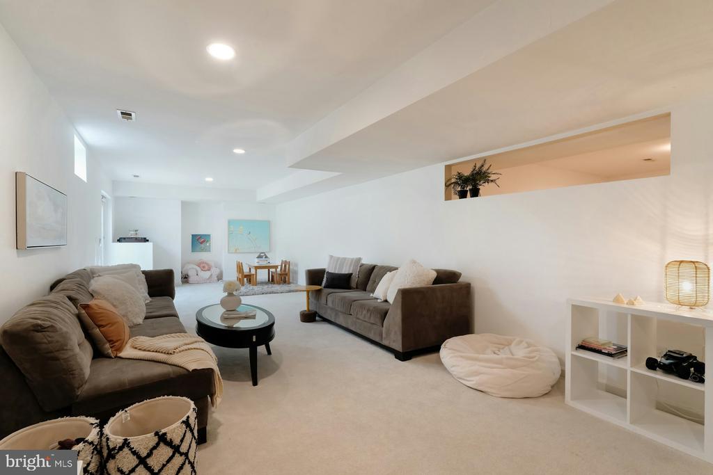 21581 KOUROS COURT
