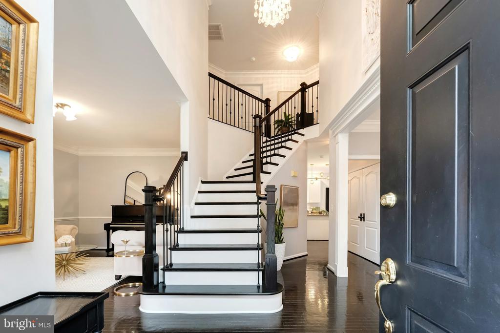 21581 KOUROS COURT