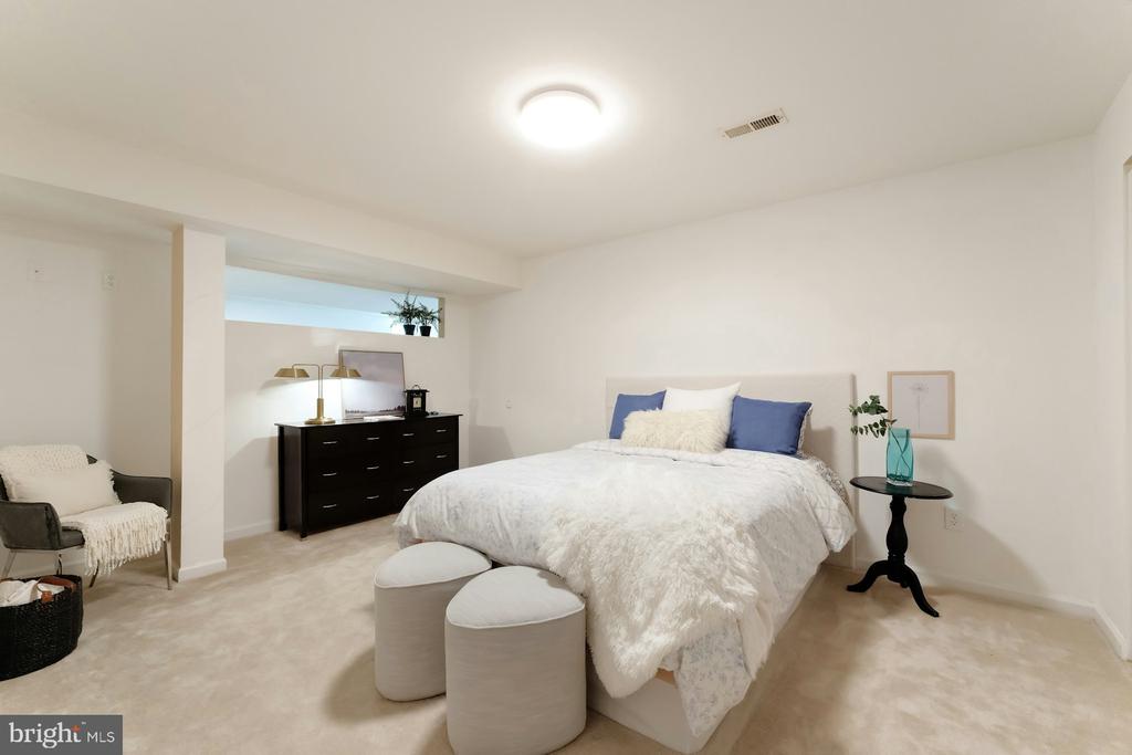 21581 KOUROS COURT